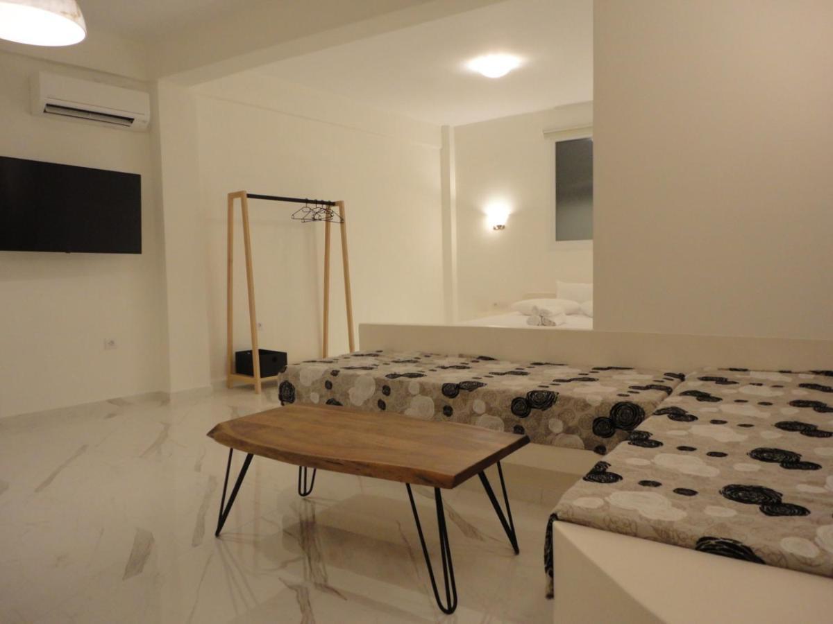 Triena Apartments Fira  Luaran gambar